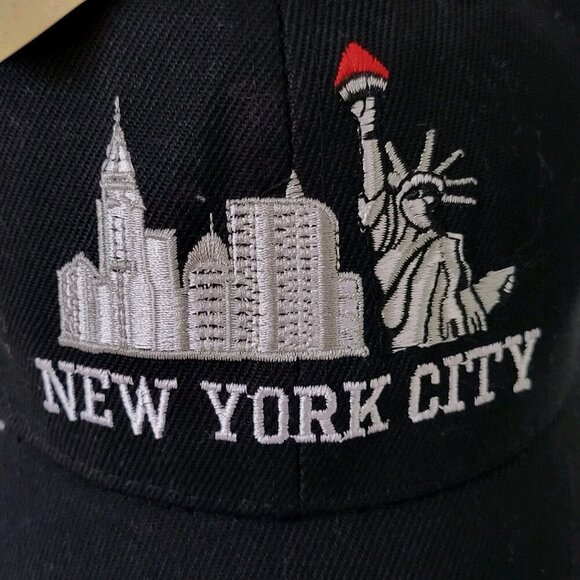 New York City Baseball Hat NWT Skyline Embroidered Cap Black Strap Back - Picture 2 of 4